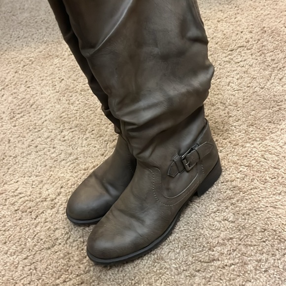 Gray Leather Boots - Picture 3 of 4